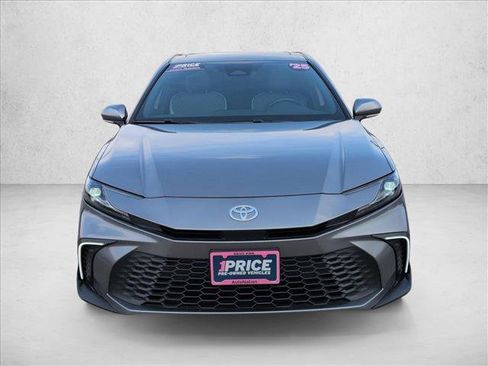 Used 2025 Toyota Camry SE image 2