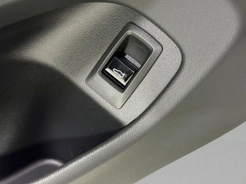 New 2026 BMW 530i xDrive w/ M Sport Package AWD/4WD image 25