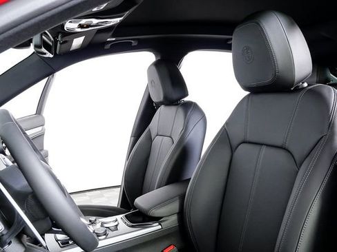 New 2025 Alfa Romeo Stelvio Sprint image 2