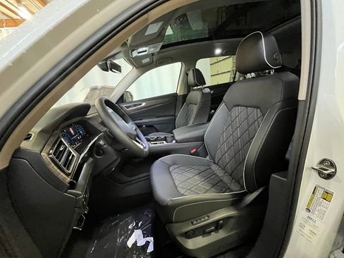New 2026 Volkswagen Atlas SEL Premium R-Line AWD/4WD image 10