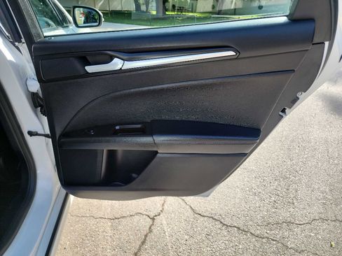 Used 2019 Ford Fusion Titanium image 33