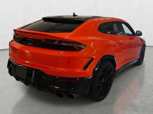 Used 2025 Lamborghini Urus SE AWD/4WD image 3
