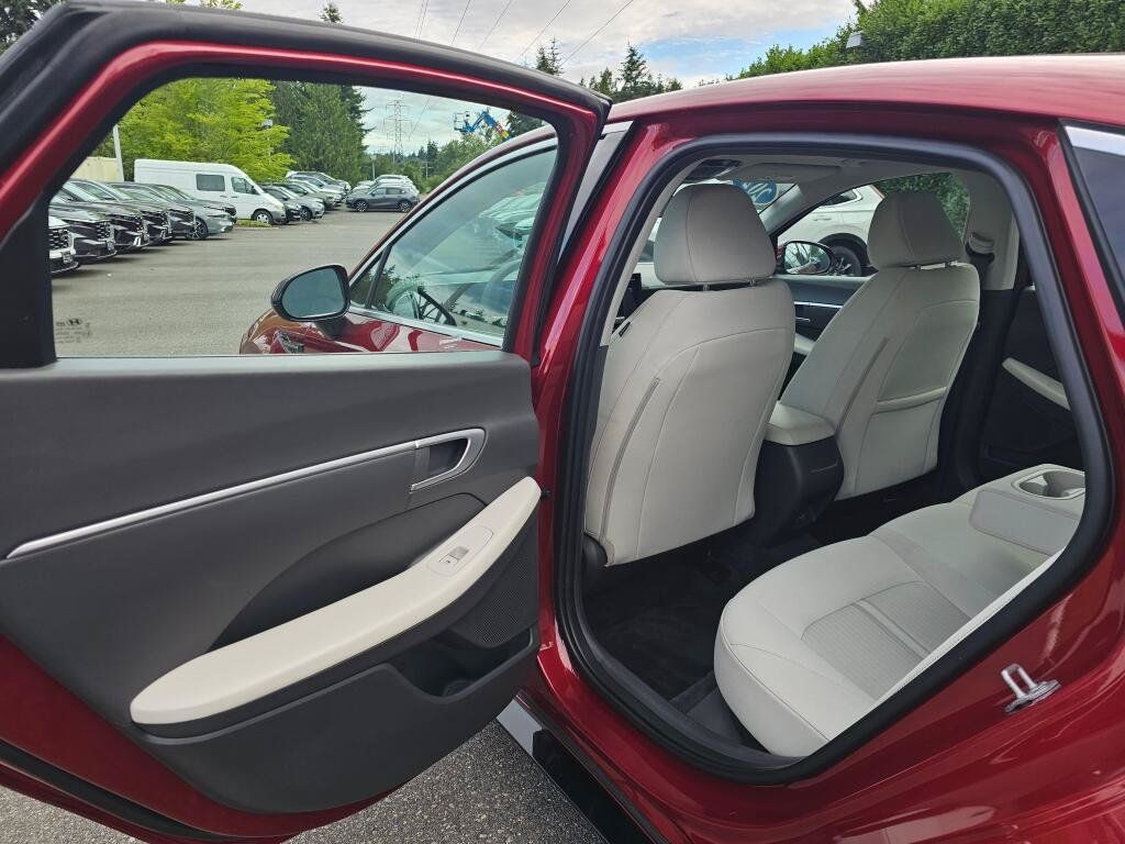Used 2024 Hyundai Sonata SEL FWD image 19