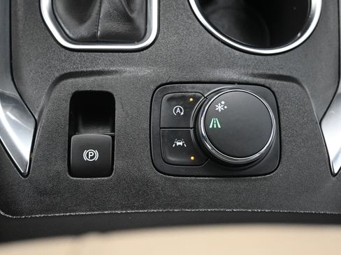 Used 2023 Chevrolet Traverse LS w/ Safety Package image 19