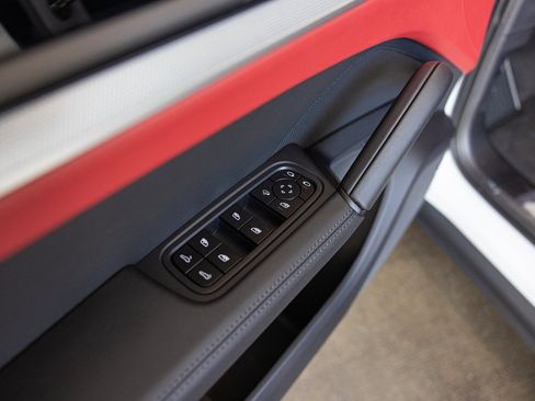 New 2024 Porsche Cayenne Coupe image 28