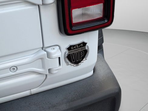 Used 2021 Jeep Wrangler Unlimited Sport AWD/4WD image 36