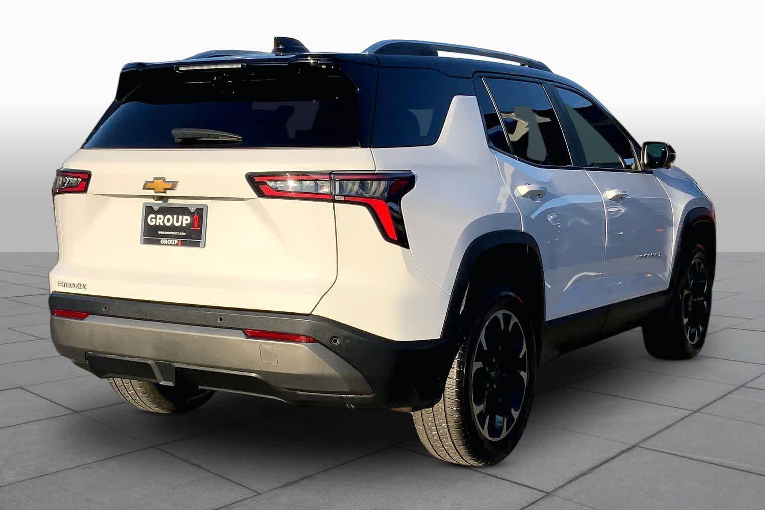 Certified 2025 Chevrolet Equinox LT FWD image 12