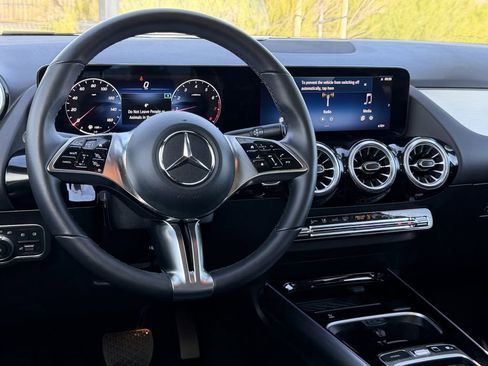 Used 2022 Mercedes-Benz GLC 300 image 30