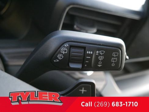 Used 2020 Ford Explorer Limited image 28