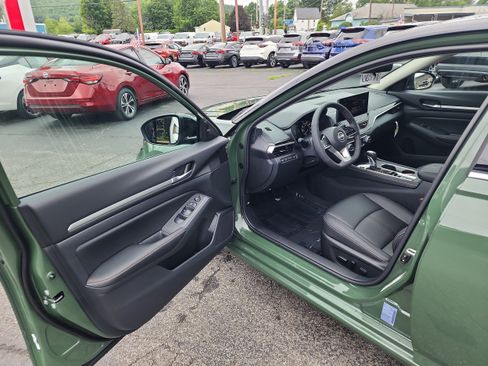 New 2026 Nissan Altima 2.5 SR w/ SR Premium Package FWD image 10