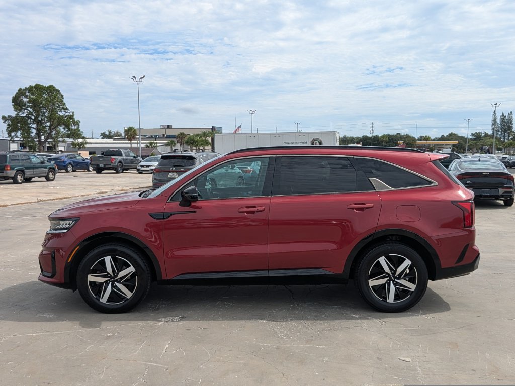 Used 2022 Kia Sorento S w/ Panoramic Sunroof Package FWD image 5