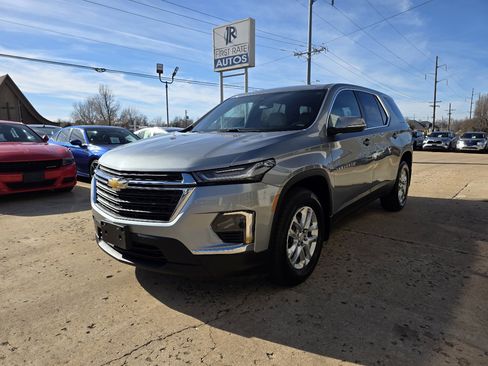 Used 2023 Chevrolet Traverse LS w/ Safety Package image 3