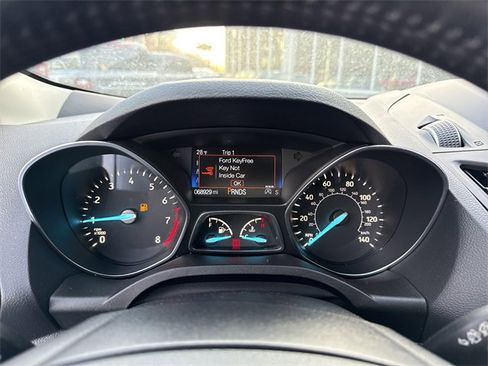 Used 2019 Ford Escape SEL image 18