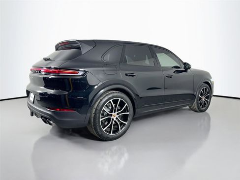 Used 2026 Porsche Cayenne Coupe AWD/4WD image 7
