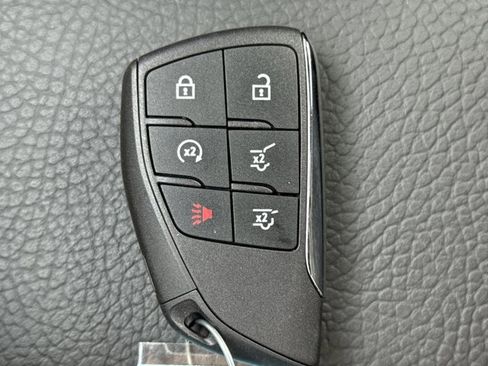 Used 2025 GMC Yukon Denali w/ LPO, Floor Liner Package image 28