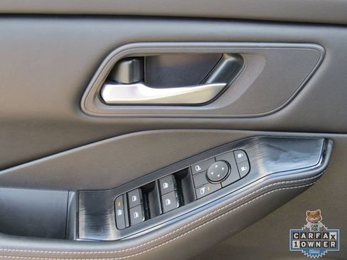 Certified 2025 Nissan Rogue SV FWD image 23