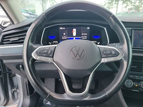 Certified 2022 Volkswagen Jetta SE image 16