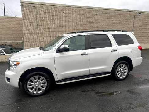 Used 2014 Toyota Sequoia Platinum image 8