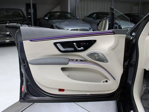 Used 2023 Mercedes-Benz EQS 580 4MATIC Sedan image 33