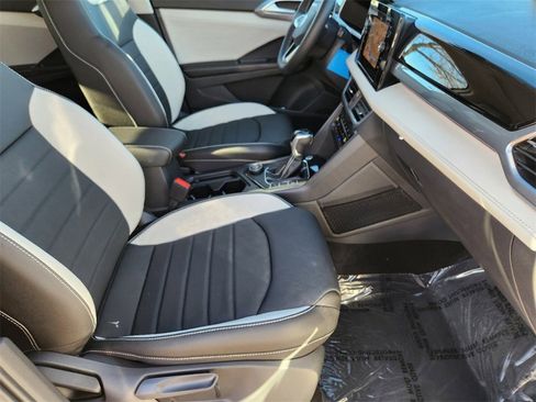 New 2025 Volkswagen Taos SEL image 19