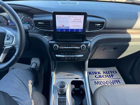 Used 2024 Ford Explorer Limited image 21