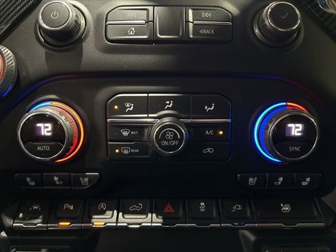 Used 2019 Chevrolet Silverado 1500 High Country w/ High Country Premium Package AWD/4WD image 37