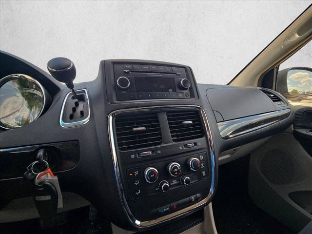 Used 2015 Dodge Grand Caravan SXT w/ Rear Park Assist Package FWD image 11