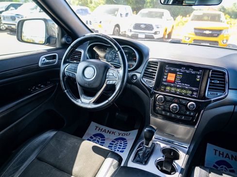 Used 2021 Jeep Grand Cherokee Laredo X image 21