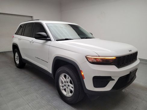 Used 2023 Jeep Grand Cherokee Laredo RWD image 13