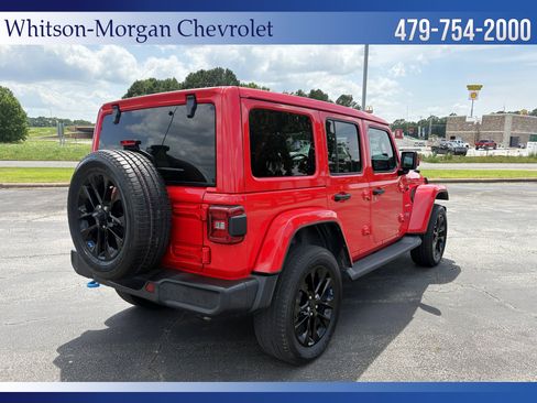 Used 2022 Jeep Wrangler Unlimited Sahara AWD/4WD image 5