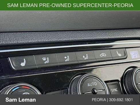 Used 2023 Volkswagen Atlas Cross Sport SE image 19