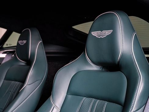 Used 2025 Aston Martin V8 Vantage Coupe RWD image 22