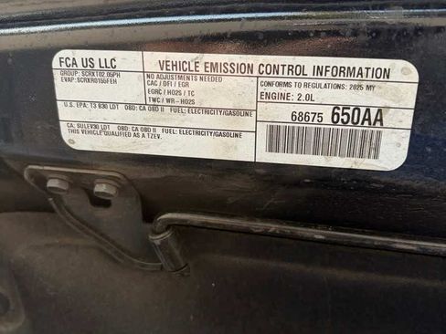 Used 2025 Jeep Wrangler Unlimited Sahara w/ Safety Group AWD/4WD image 10