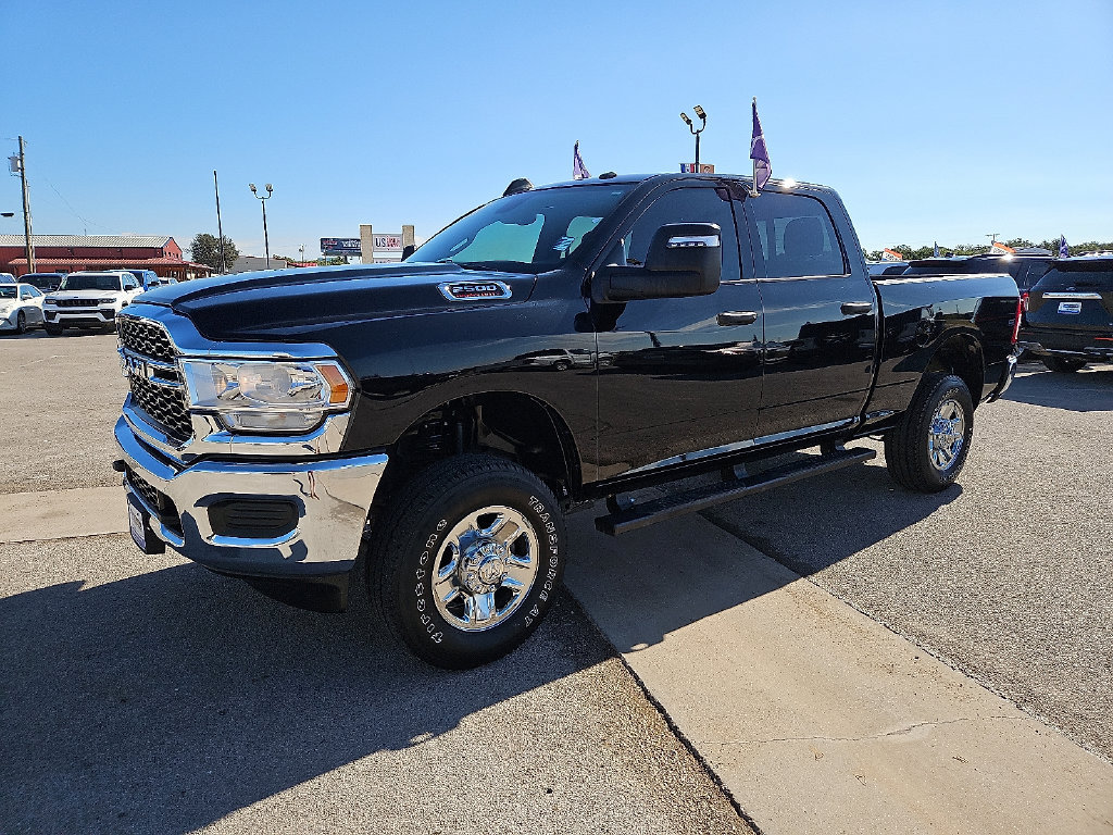 Used 2024 RAM 2500 Tradesman w/ Chrome Appearance Group AWD/4WD image 2