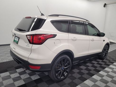 Used 2019 Ford Escape SE FWD image 9