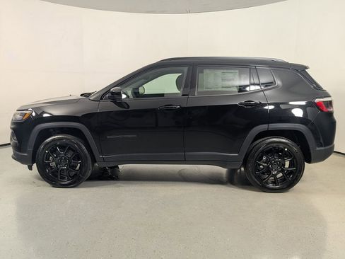 New 2026 Jeep Compass Latitude AWD/4WD image 4
