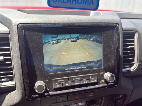 Used 2024 Nissan Frontier SV w/ SV Convenience Package RWD image 6