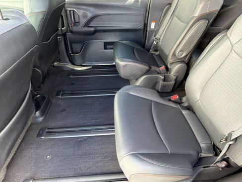 Certified 2022 Toyota Sienna XSE w/ XSE Plus Package FWD image 22