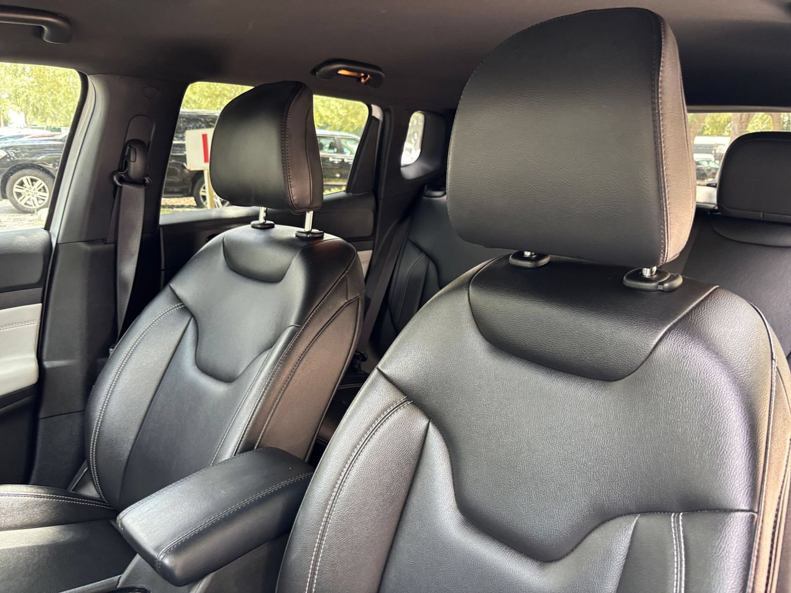 Used 2025 Jeep Compass Limited AWD/4WD image 35