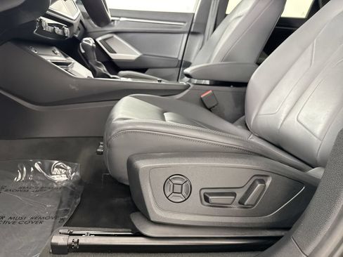 Used 2025 Audi Q3 2.0T Premium w/ Convenience Package AWD/4WD image 21