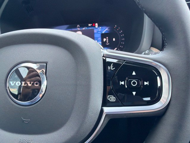 New 2027 Volvo XC60 B5 Plus AWD/4WD image 23