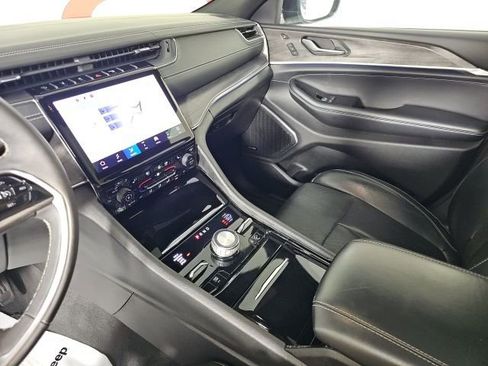 Certified 2023 Jeep Grand Cherokee Overland w/ Luxury Tech Group IV image 28