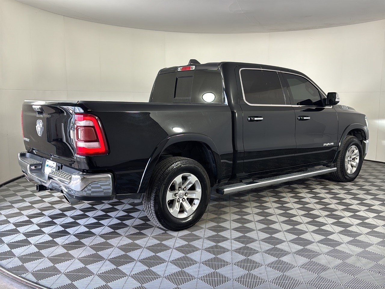 Used 2021 RAM 1500 Laramie RWD image 9
