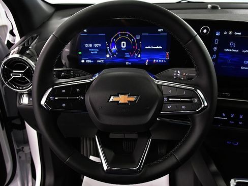 New 2026 Chevrolet Equinox LT AWD/4WD image 17