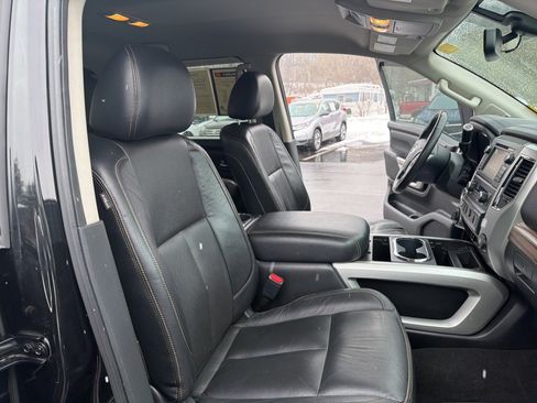 Used 2016 Nissan Titan SL image 28