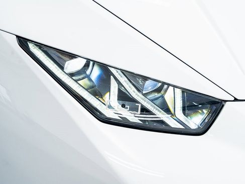 Used 2018 Lamborghini Huracan Performante image 19