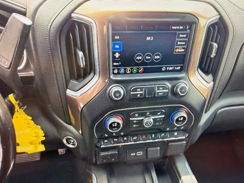Used 2020 Chevrolet Silverado 1500 High Country w/ Technology Package AWD/4WD image 12
