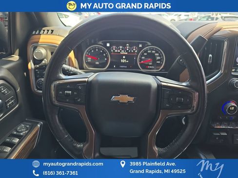 Used 2019 Chevrolet Silverado 1500 High Country w/ Technology Package AWD/4WD image 13