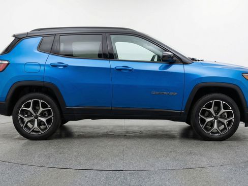 Used 2025 Jeep Compass Limited AWD/4WD image 11