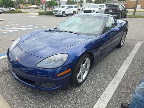 Used 2005 Chevrolet Corvette Coupe w/ Preferred Equipment Group RWD image 1